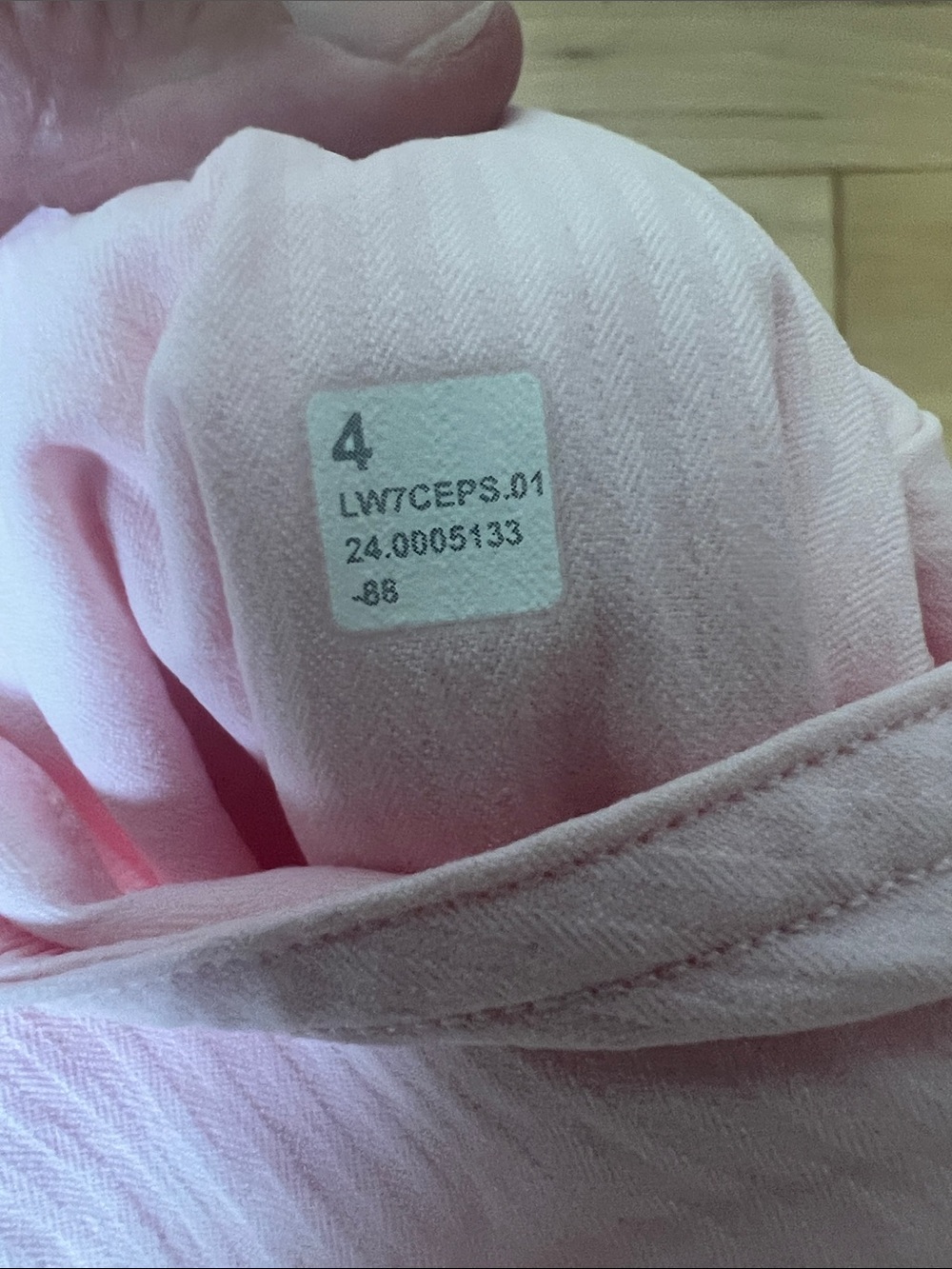 Lululemon Dance Studio Shorts - Size 4 - Strawberry Milkshake - Picture 4 of 5